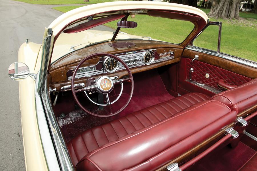 Торпедо Hudson Custom Commodore Eight Convertible Brougham 1950 года  (фото 7 из 21)